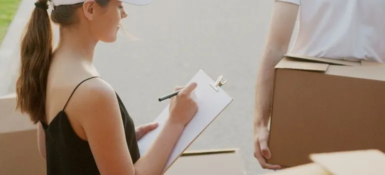 A woman trying to find reliable movers in Bethesda MD