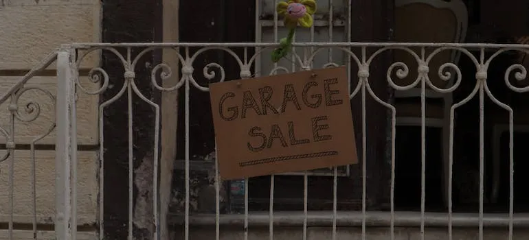 Garage sale sign 