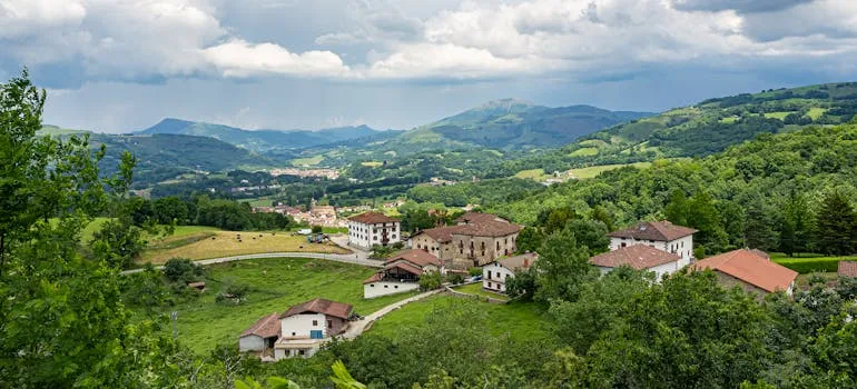 A beautiful valley representing why Virginia is perfect for your big day