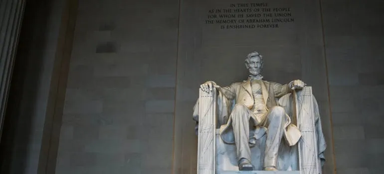Statue of Lincoln