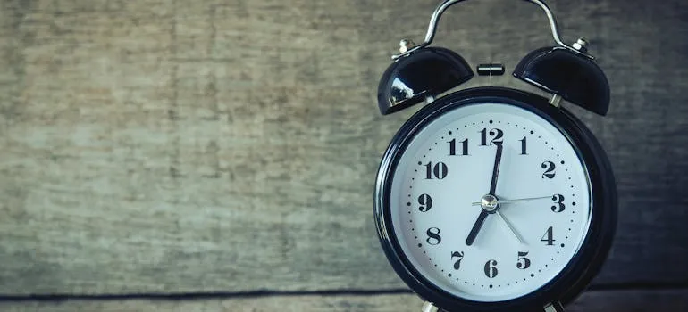 A black clock