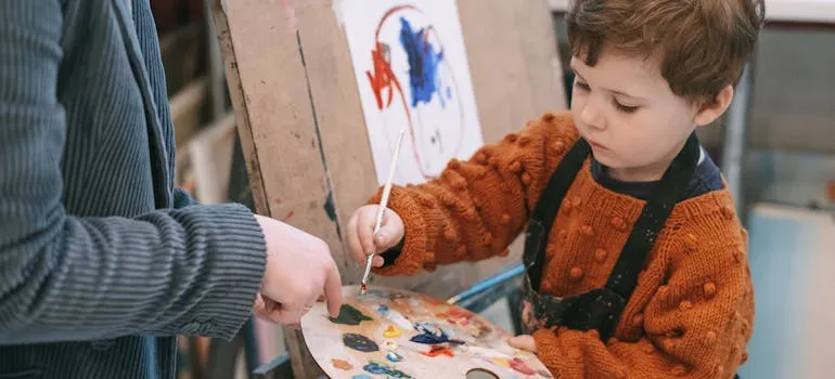 A kid painting