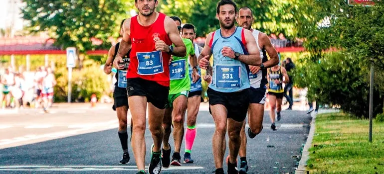People running 