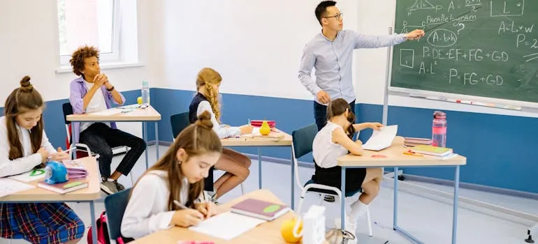 Kids i the classroom