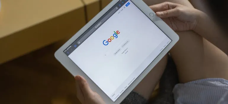A person using Google to learn how to relocate from Maryland to Virginia in a hurry