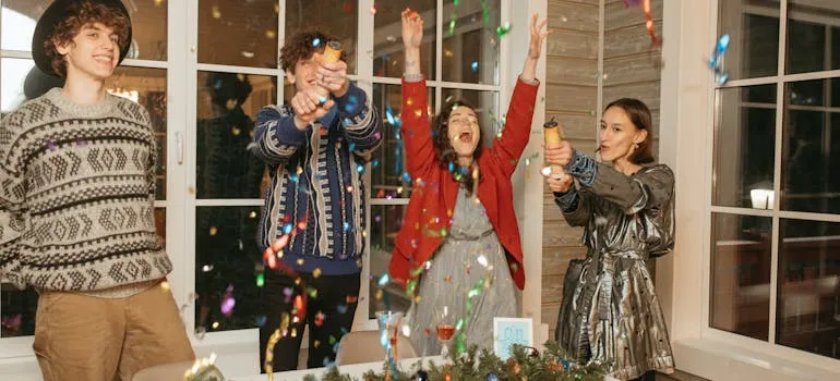 People at the home party