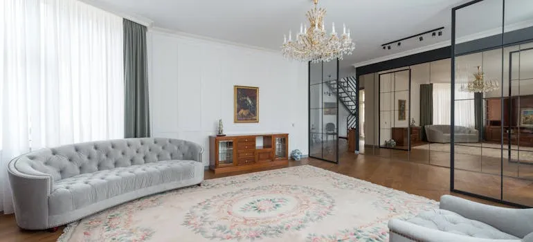 Spacious living room