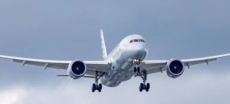 A white plane