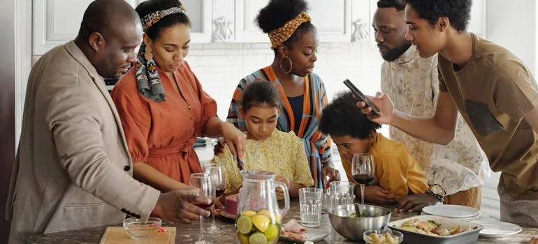 A family talking about the emotional side of moving in the DMV