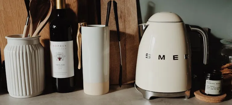 Electric kettle as a part of the post-move survival kit
