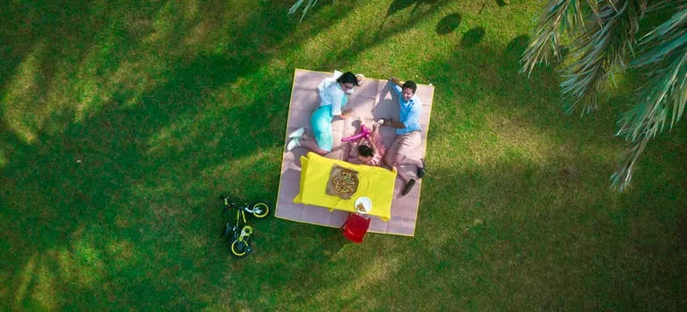 A family having picnic and enjoying one of the things to do as a newcomer in Maryland
