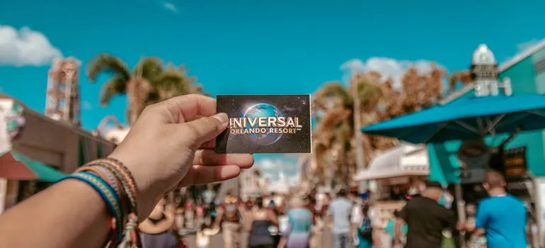 A person holding a ticket in one of the Florida cities for Marylanders to move to