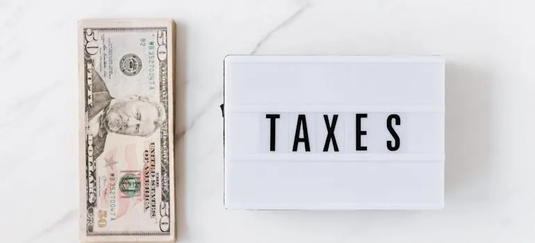 Taxes written on the table 