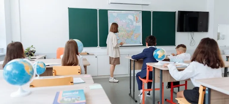Kids in the classroom 