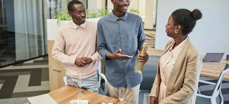 Three people talking about reasons Maryland residents are moving to Texas